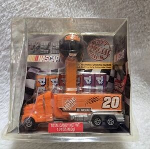 Nascar #20 The Home Depot Pez Collector 2006 Gift Pack Special Set NIP